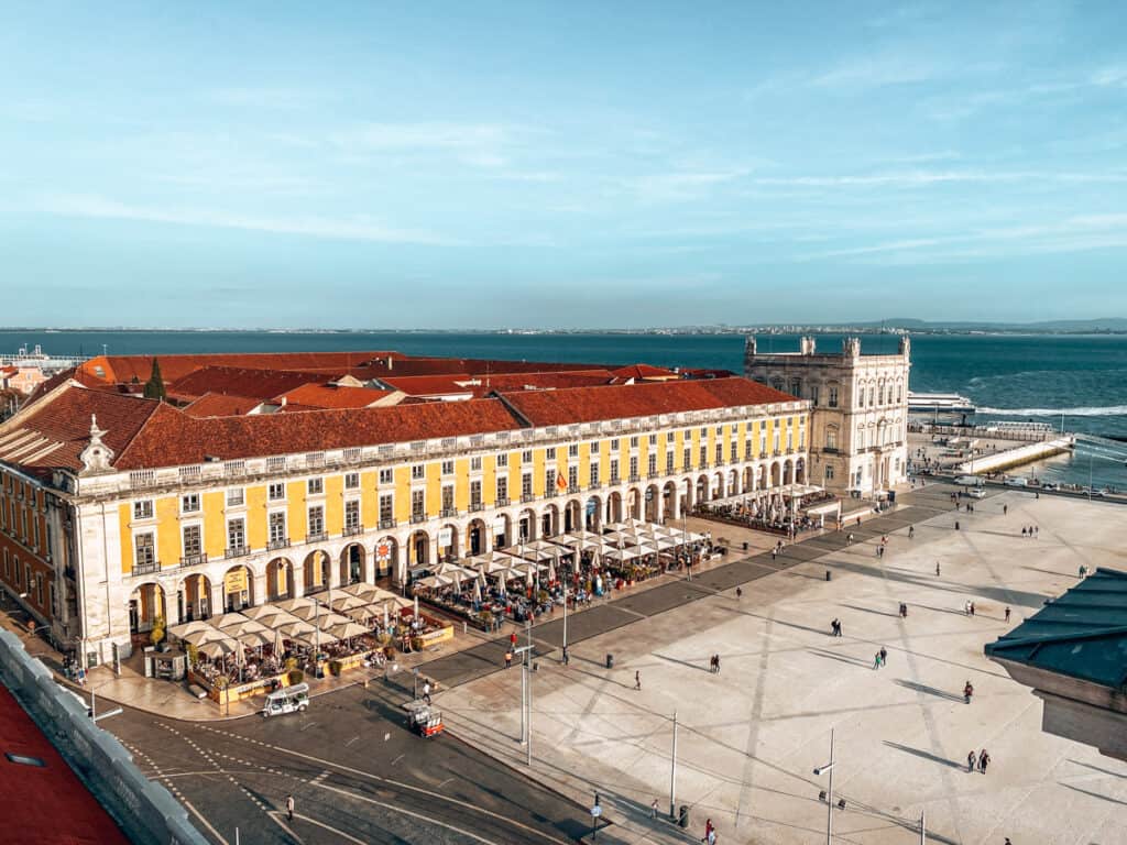 First time in Lisbon: discover 20+ best sights in the capital! 39 Arco da Rua Augusta