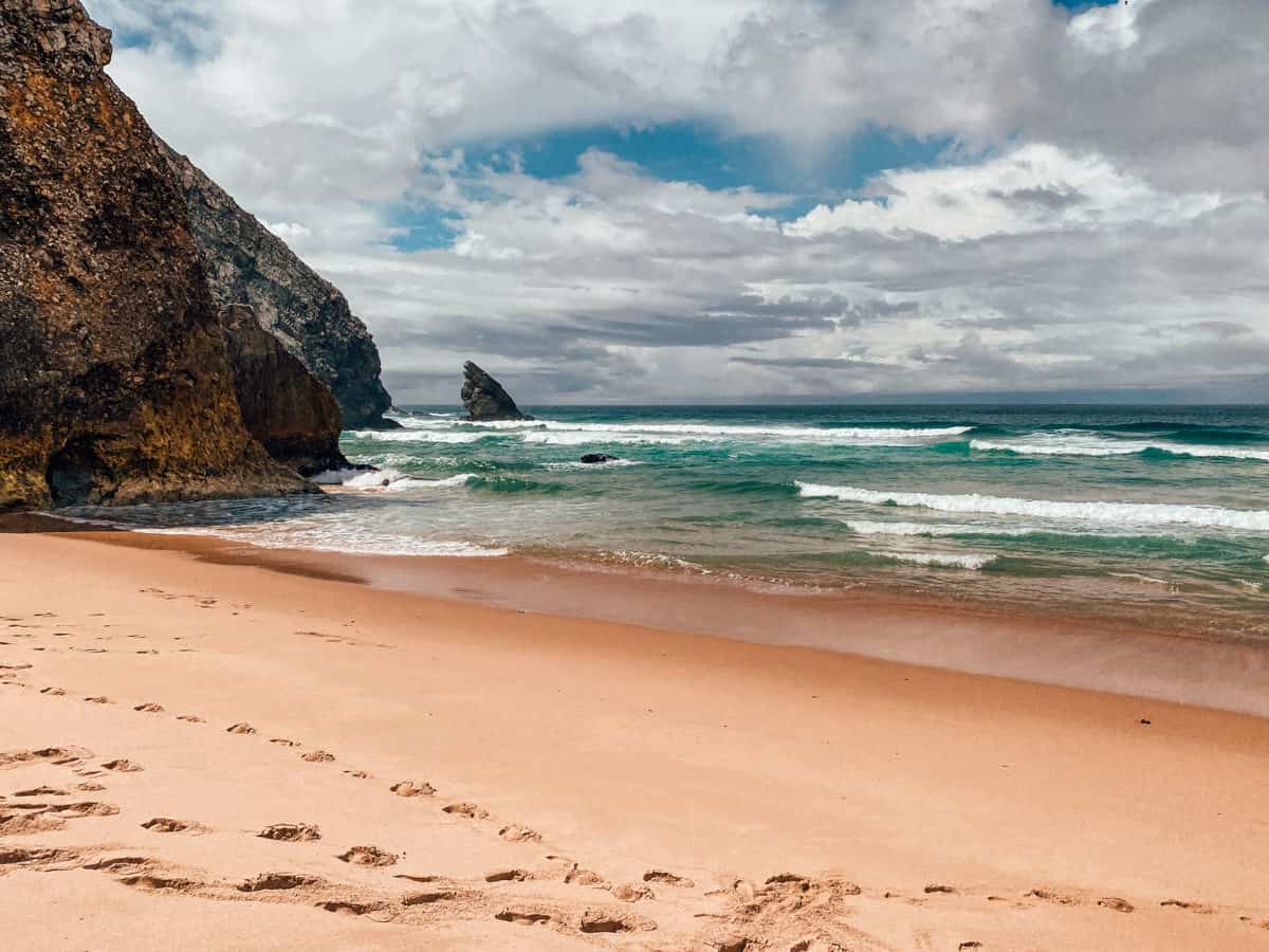 how-to-get-to-stunning-praia-da-ursa