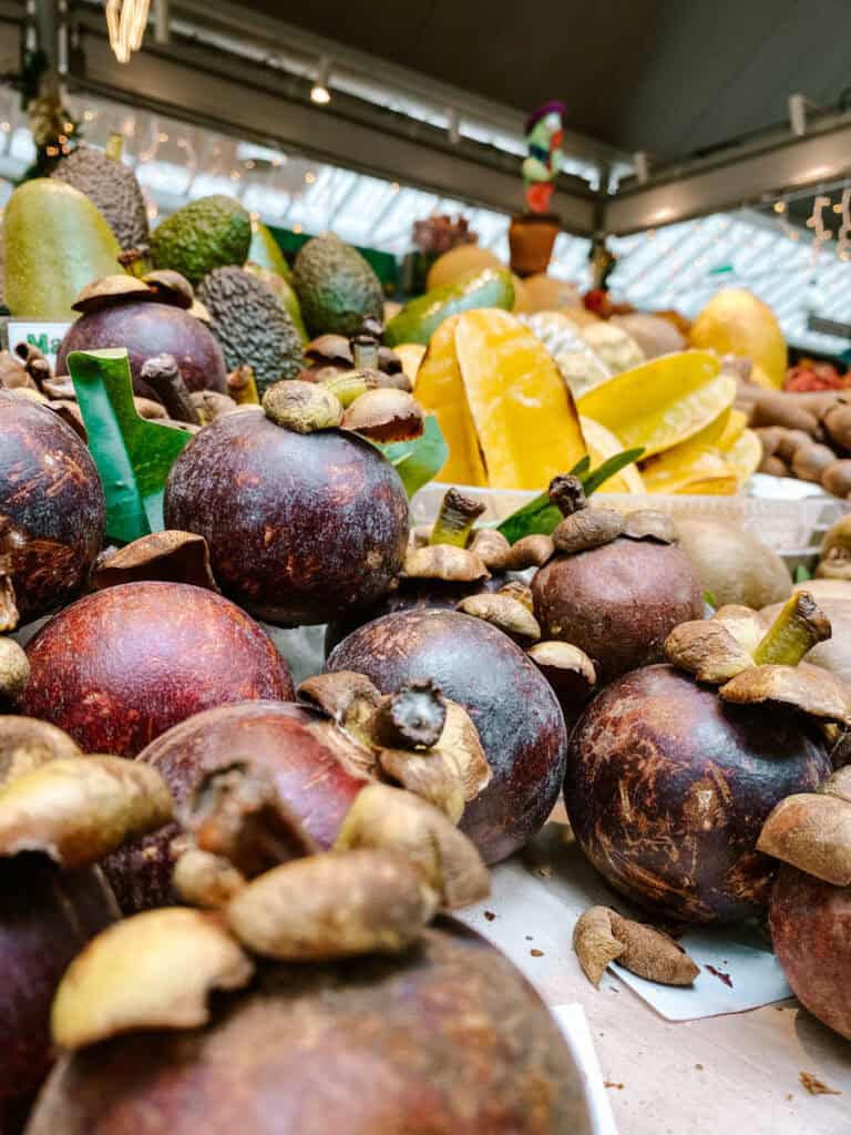 Vers fruit bij de Mercado do Bolhão markt in Porto